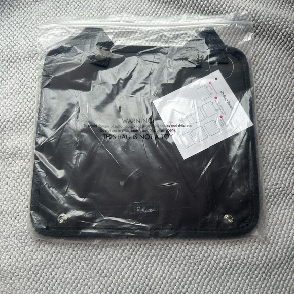 thirty-one Charcoal with White Dot On-Snap Pocket - Picture 2 of 4